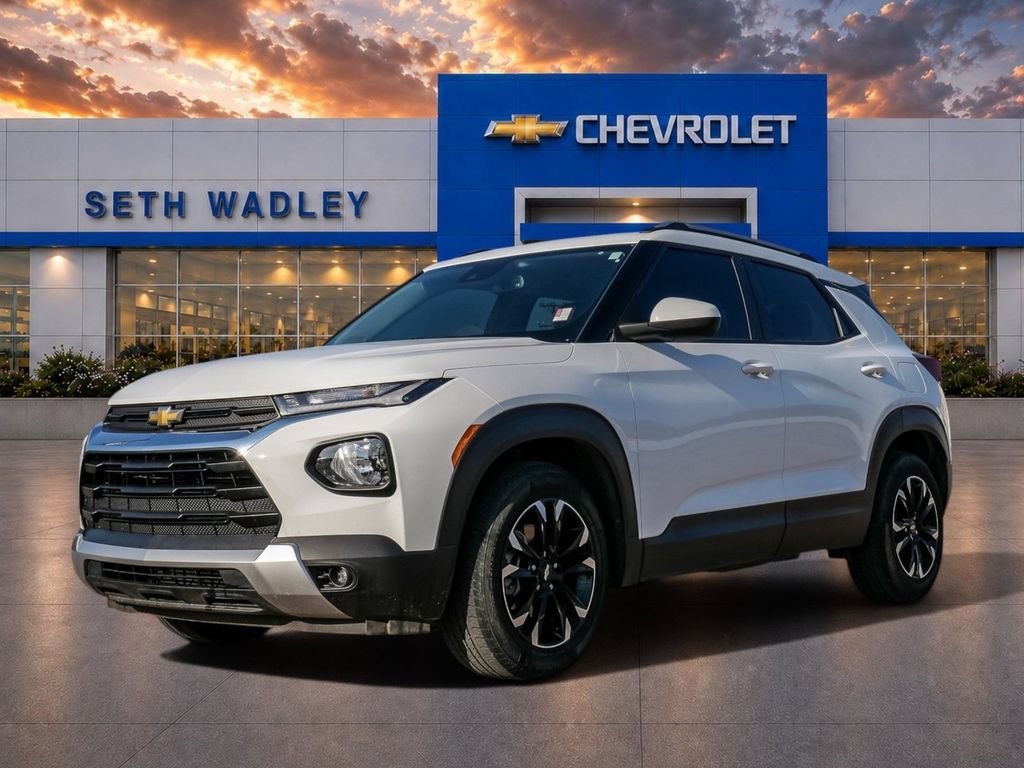 Used 2022 Chevrolet TrailBlazer LT w/ Convenience Package FWD image 3