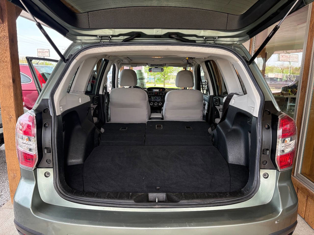 Used 2016 Subaru Forester 2.5i Premium w/ All-Weather Package image 29