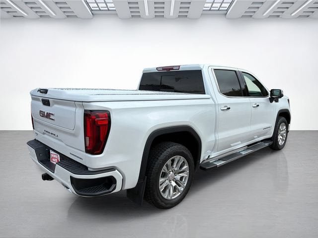 Used 2024 GMC Sierra 1500 Denali w/ Technology Package AWD/4WD image 4