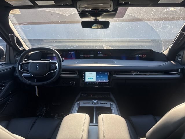 New 2026 Lincoln Navigator Reserve w/ Jet Appearance Package AWD/4WD image 19