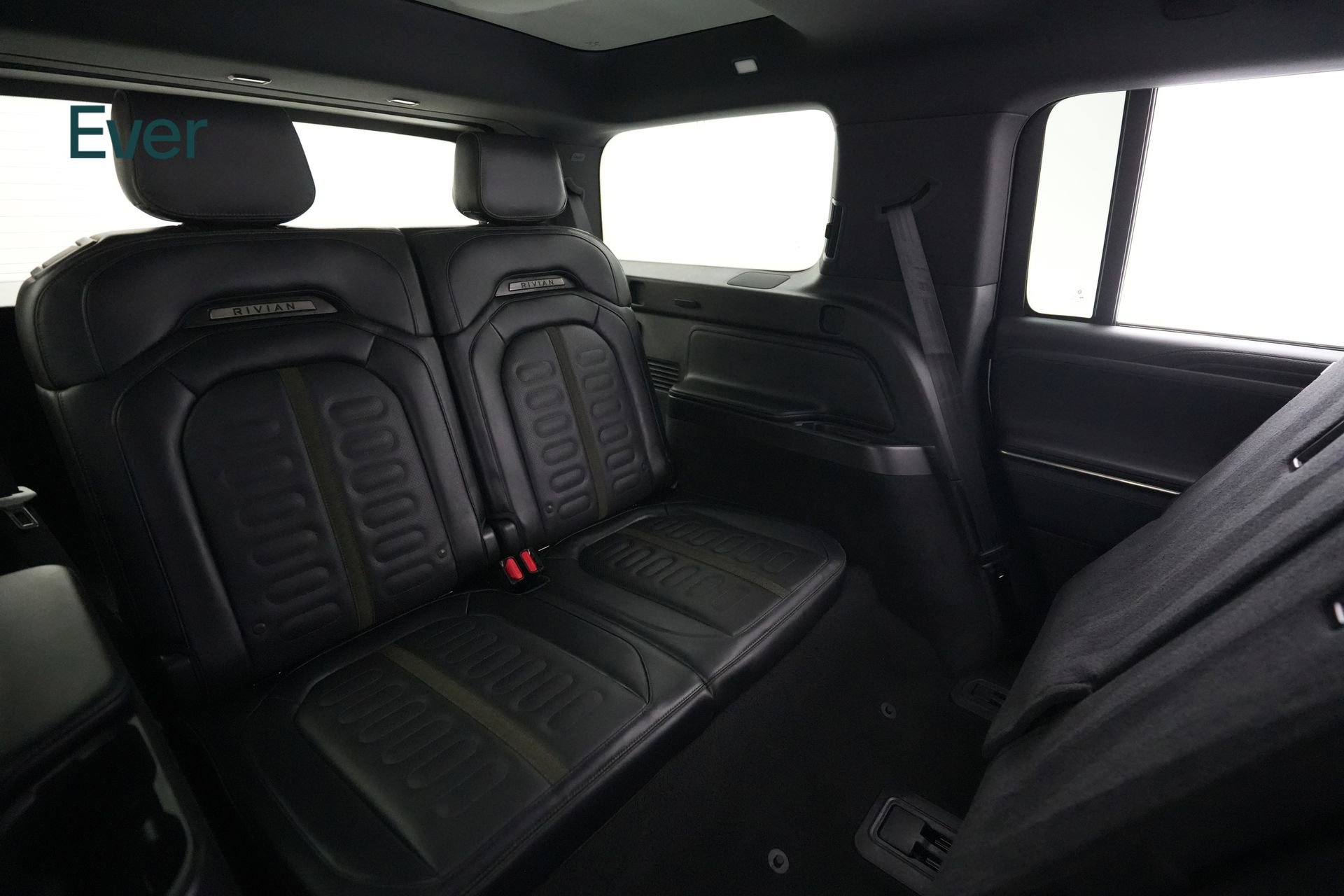 Used 2025 Rivian R1S Adventure AWD/4WD image 25