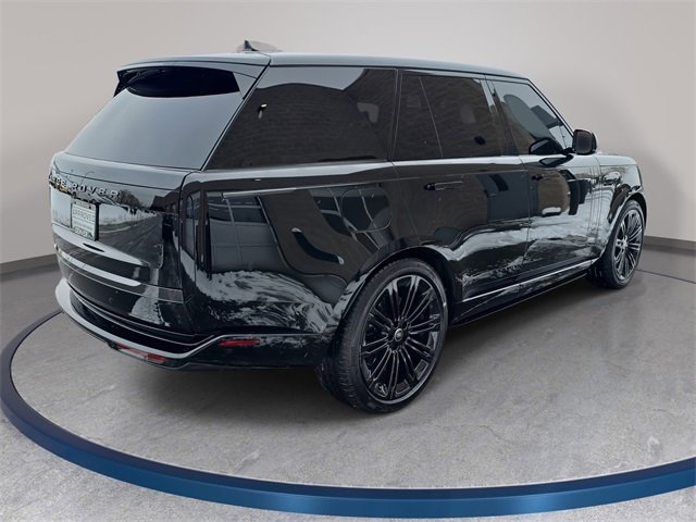 Used 2025 Land Rover Range Rover SE image 5