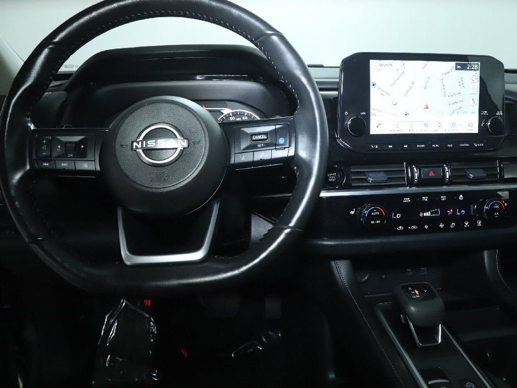 Used 2025 Nissan Pathfinder SL AWD/4WD image 29