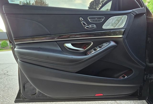 Used 2019 Mercedes-Benz S 560 Sedan image 15