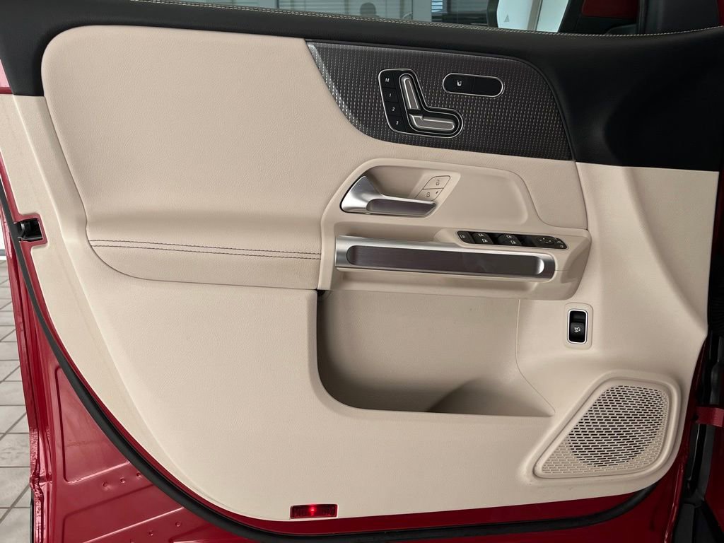 Used 2021 Mercedes-Benz GLB 250 4MATIC image 14