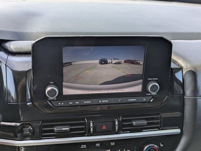 Used 2025 Nissan Pathfinder SV FWD image 22