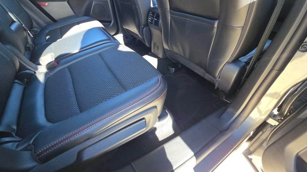 Used 2025 Ford Escape ST-Line image 16