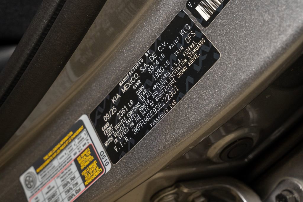 New 2025 Kia K4 EX image 18