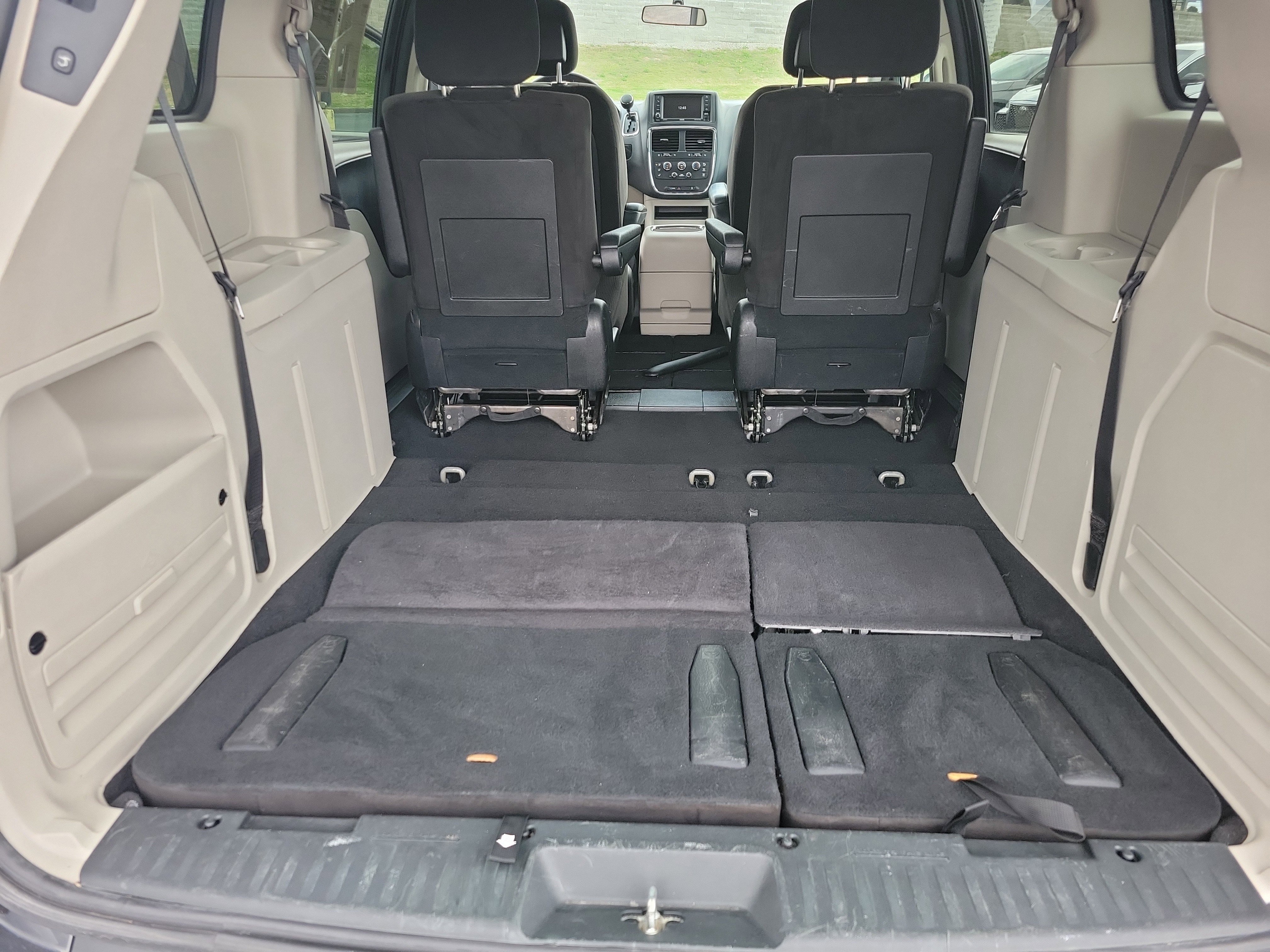 Used 2012 Dodge Grand Caravan SXT image 11