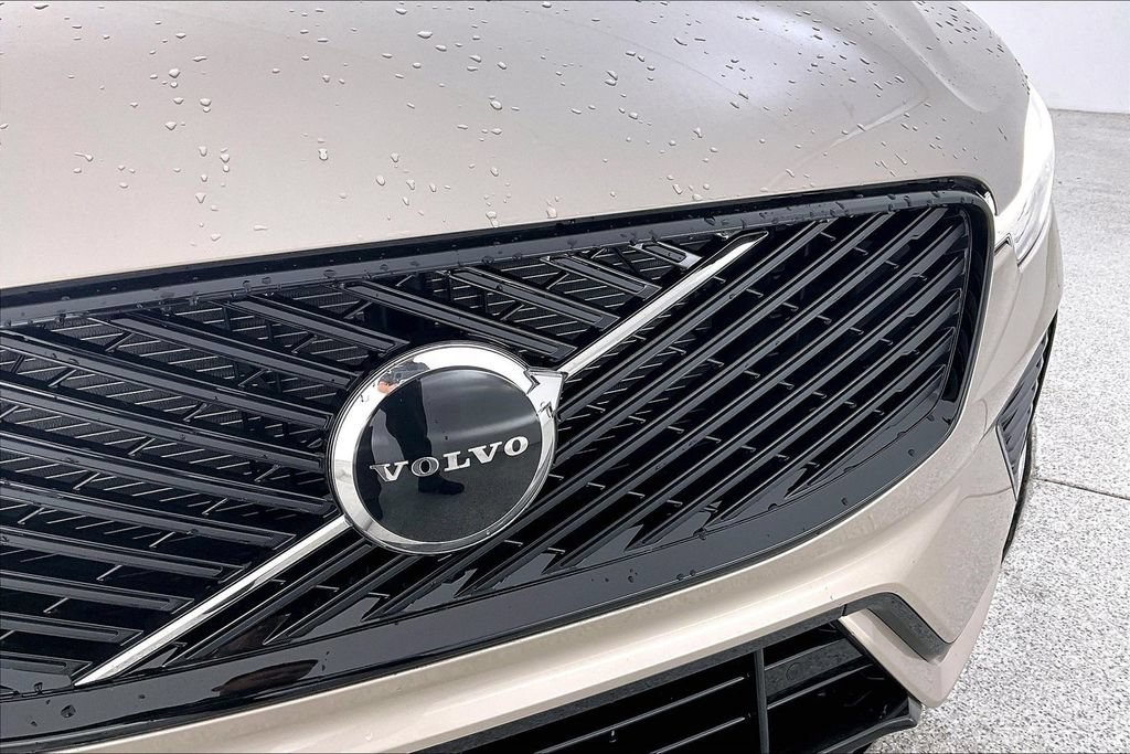 New 2026 Volvo XC60 B5 Core w/ Climate Package AWD/4WD image 33