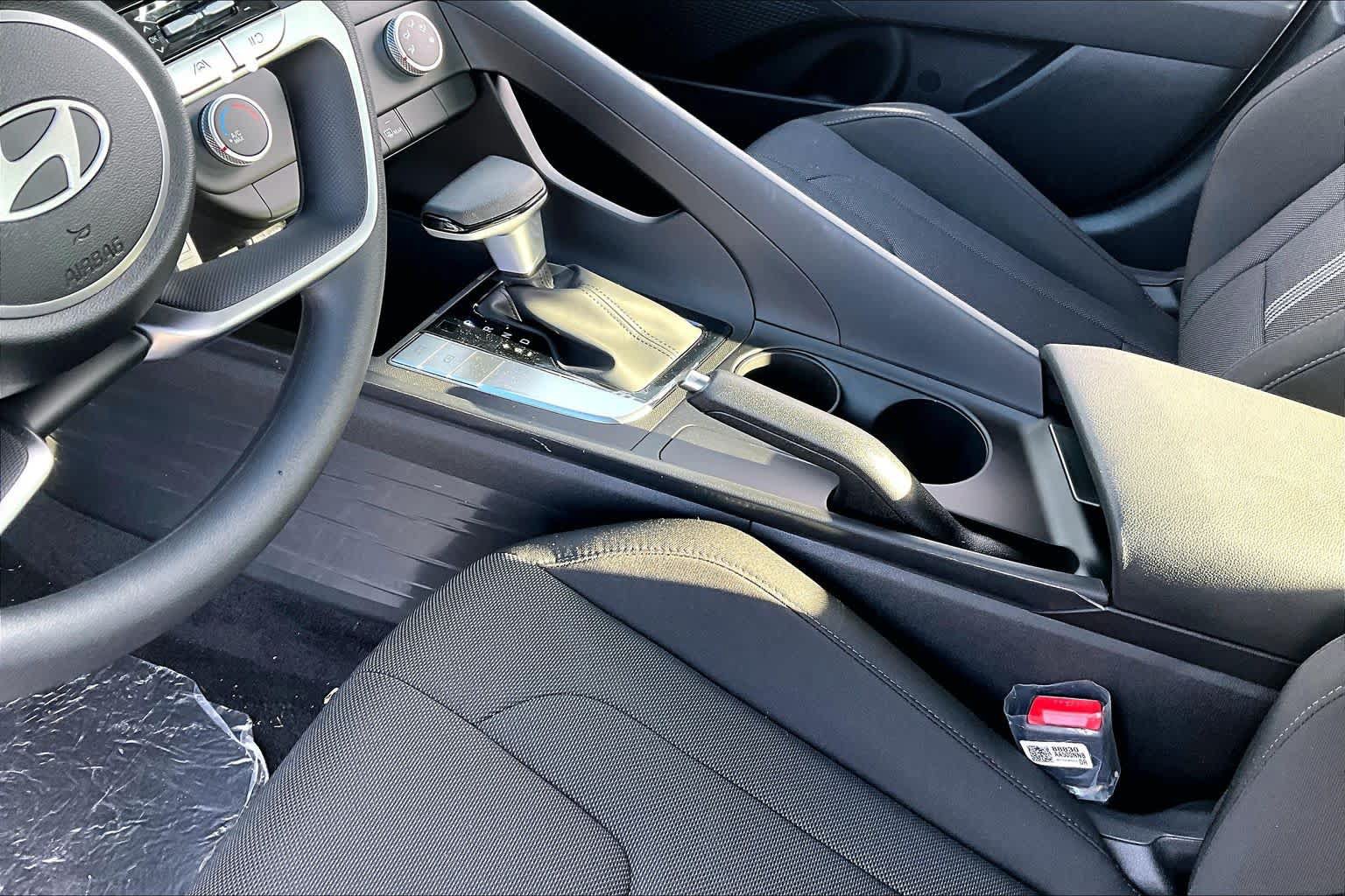 New 2026 Hyundai Elantra SE FWD image 11