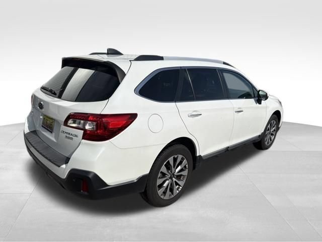 Used 2018 Subaru Outback 3.6R Touring AWD/4WD image 3