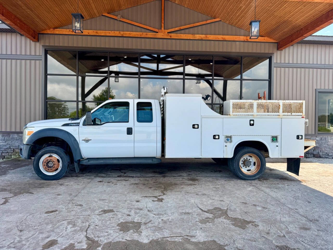 Used 2015 Ford F550 4x4 SuperCab Super Duty image 3