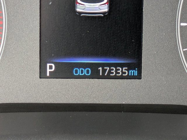 Used 2025 Toyota Corolla Cross LE image 23