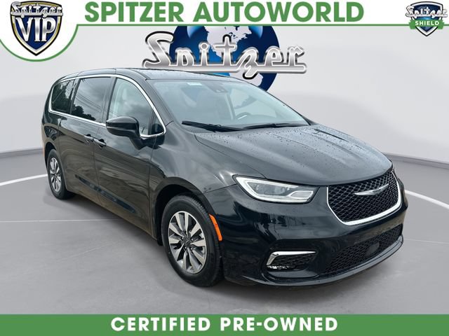 Used 2023 Chrysler Pacifica Touring-L FWD image 1