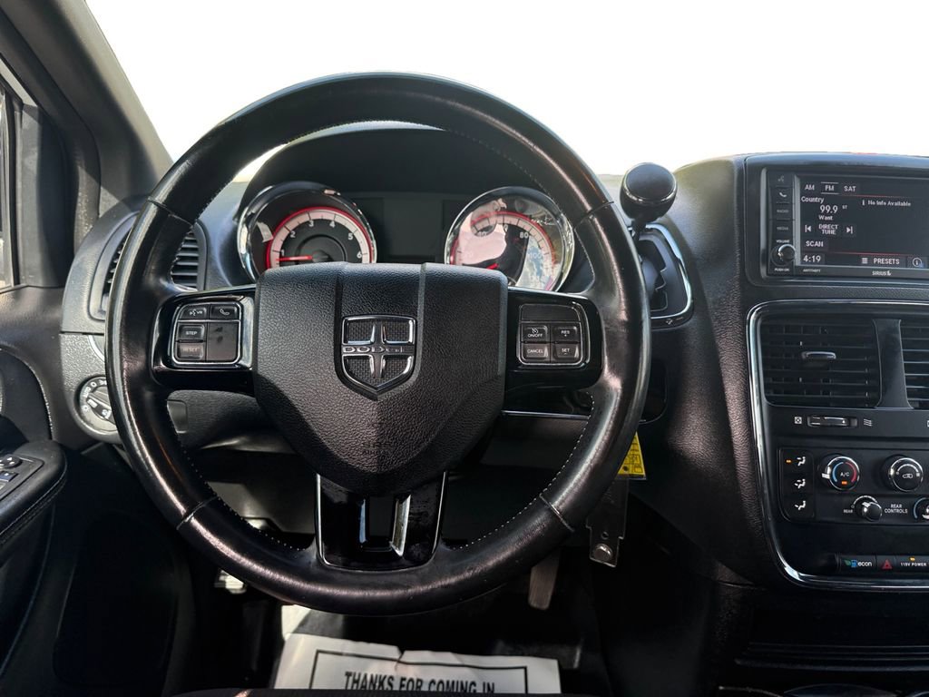 Used 2019 Dodge Grand Caravan SE image 12