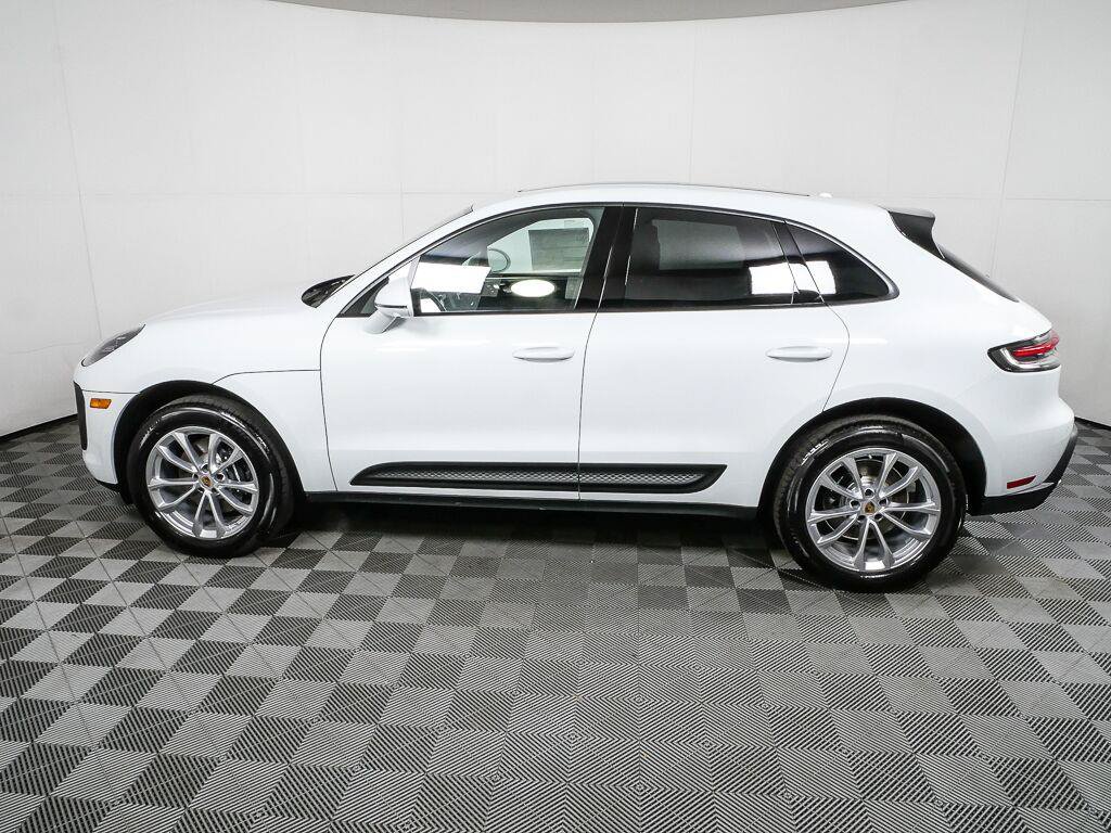 Certified 2026 Porsche Macan Turbo AWD/4WD image 2