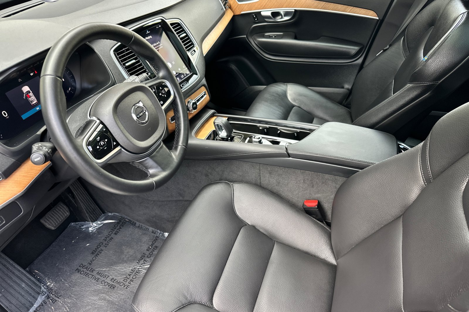 Certified 2025 Volvo XC90 B6 Plus AWD/4WD image 11
