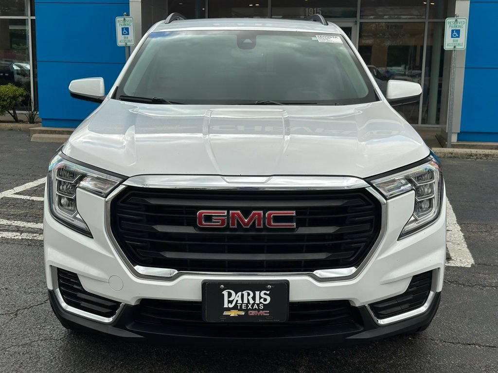 Used 2024 GMC Terrain SLE w/ Driver Convenience Package FWD image 2