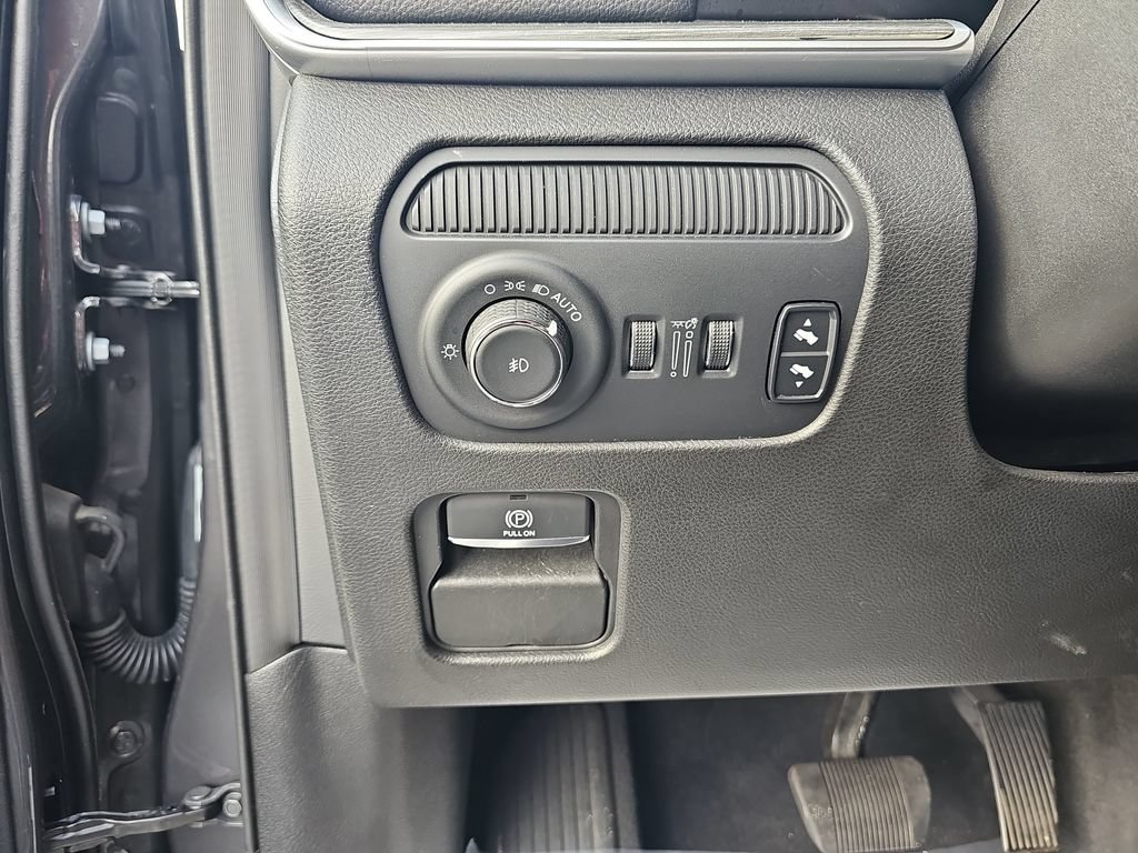 Used 2024 Jeep Wagoneer L Series II RWD image 35