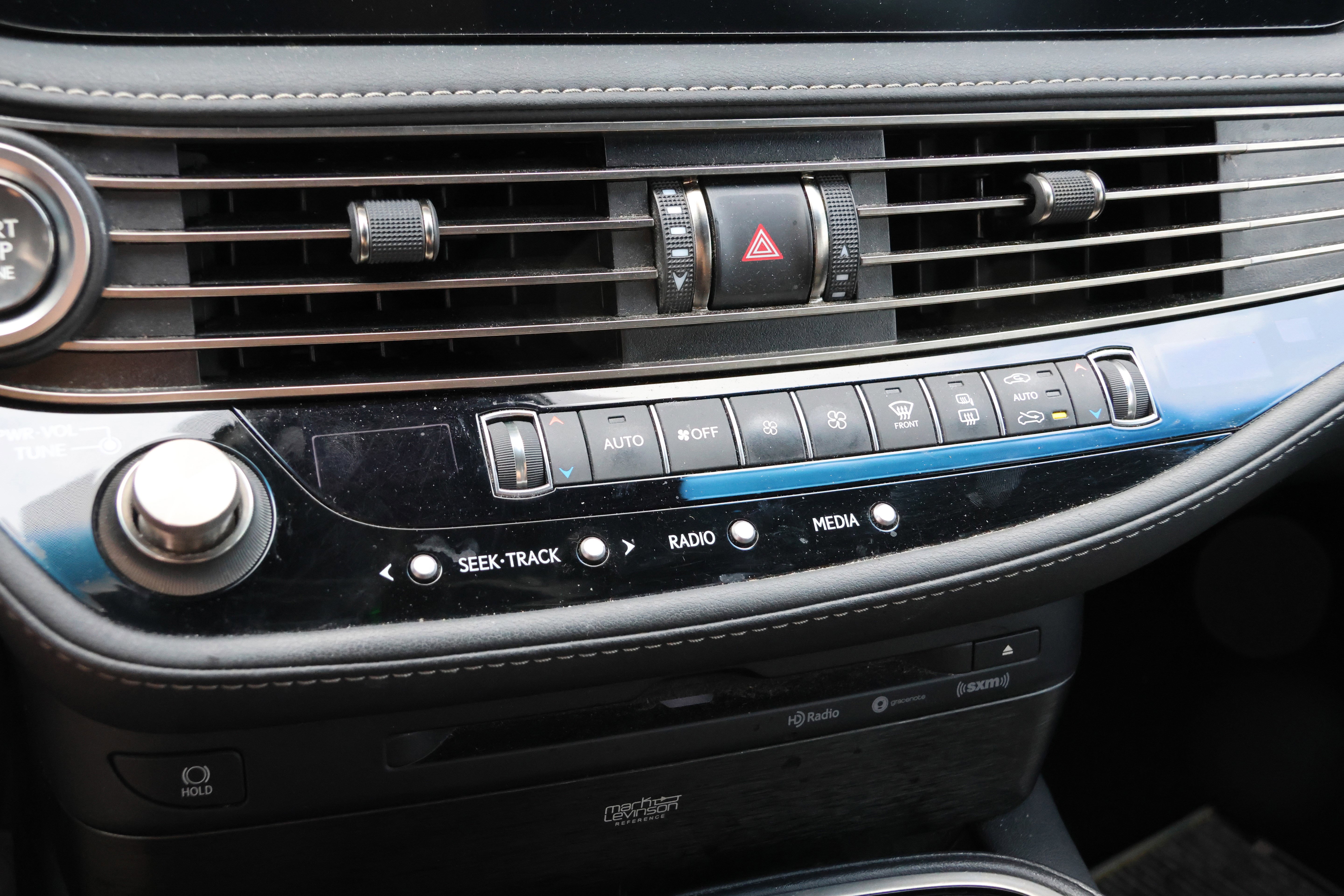 Used 2021 Lexus LS 500 w/ Interior Upgrade Package RWD image 22