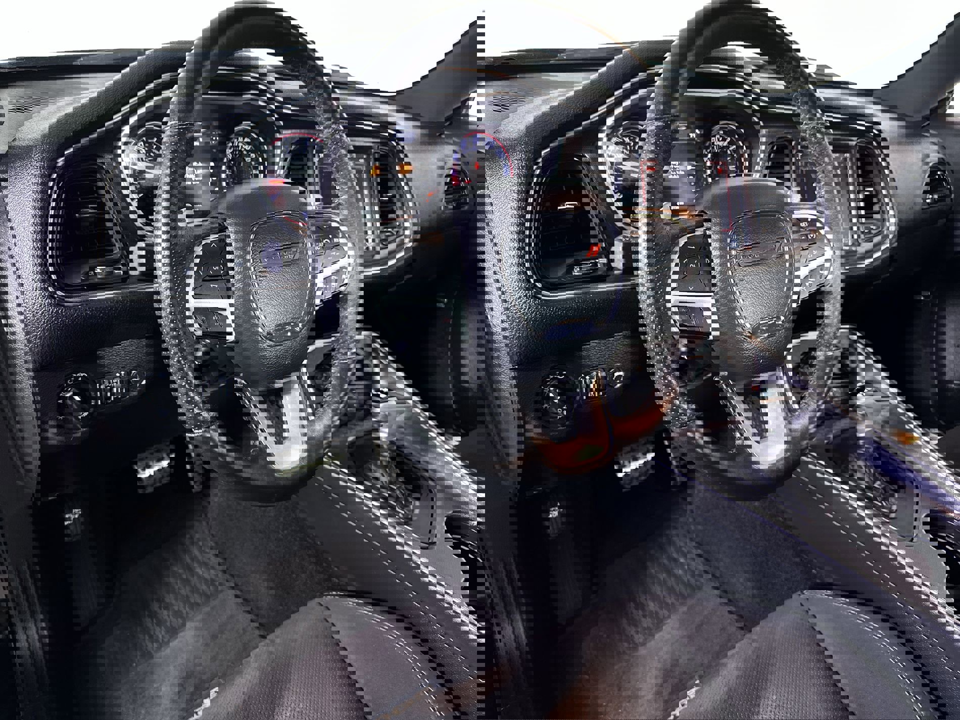 Used 2017 Dodge Challenger GT w/ Technology Group image 46