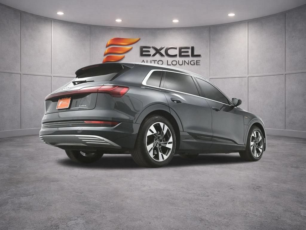 Used 2022 Audi e-tron Premium AWD/4WD image 47