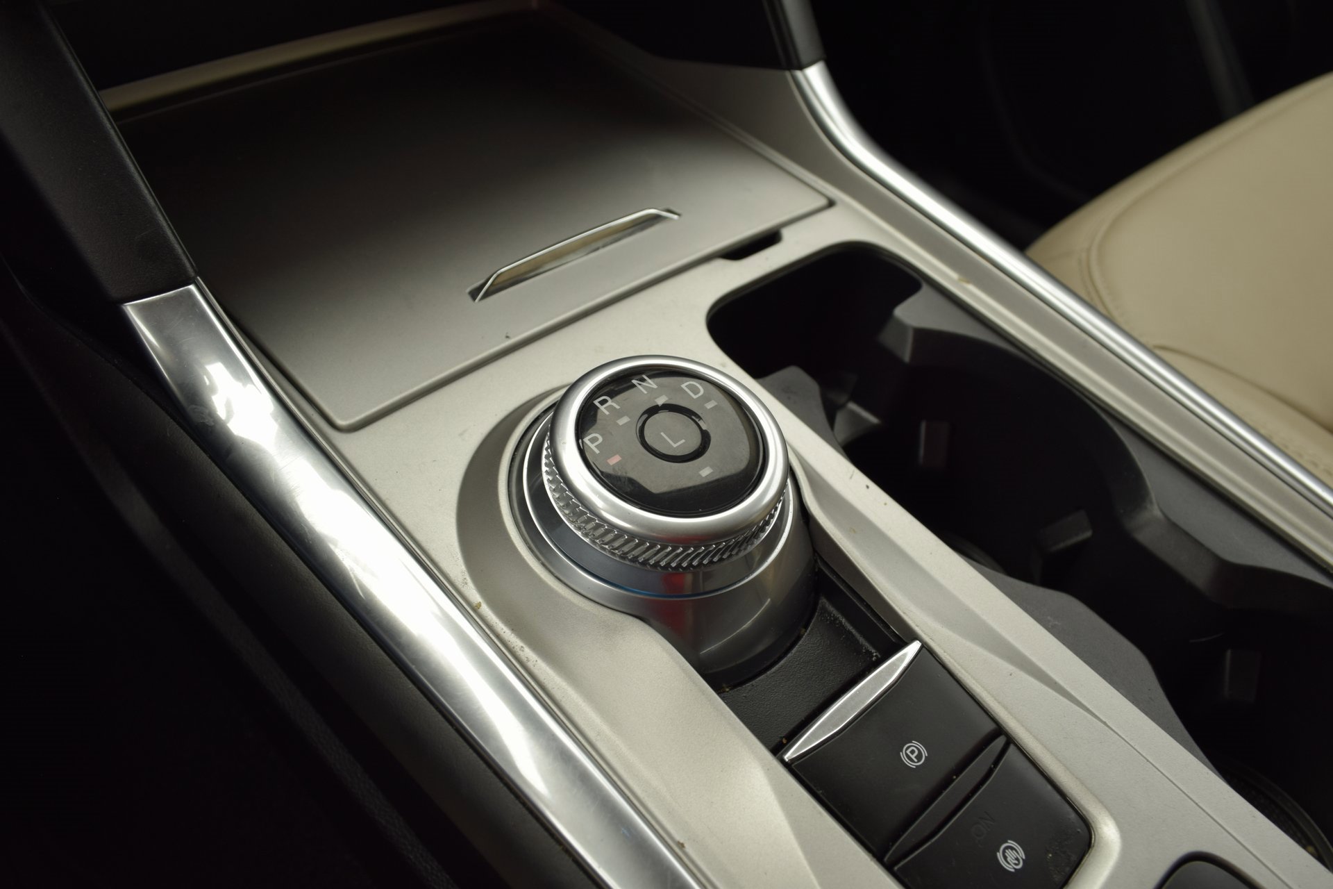 Used 2023 Ford Explorer XLT w/ Equipment Group 202A image 15