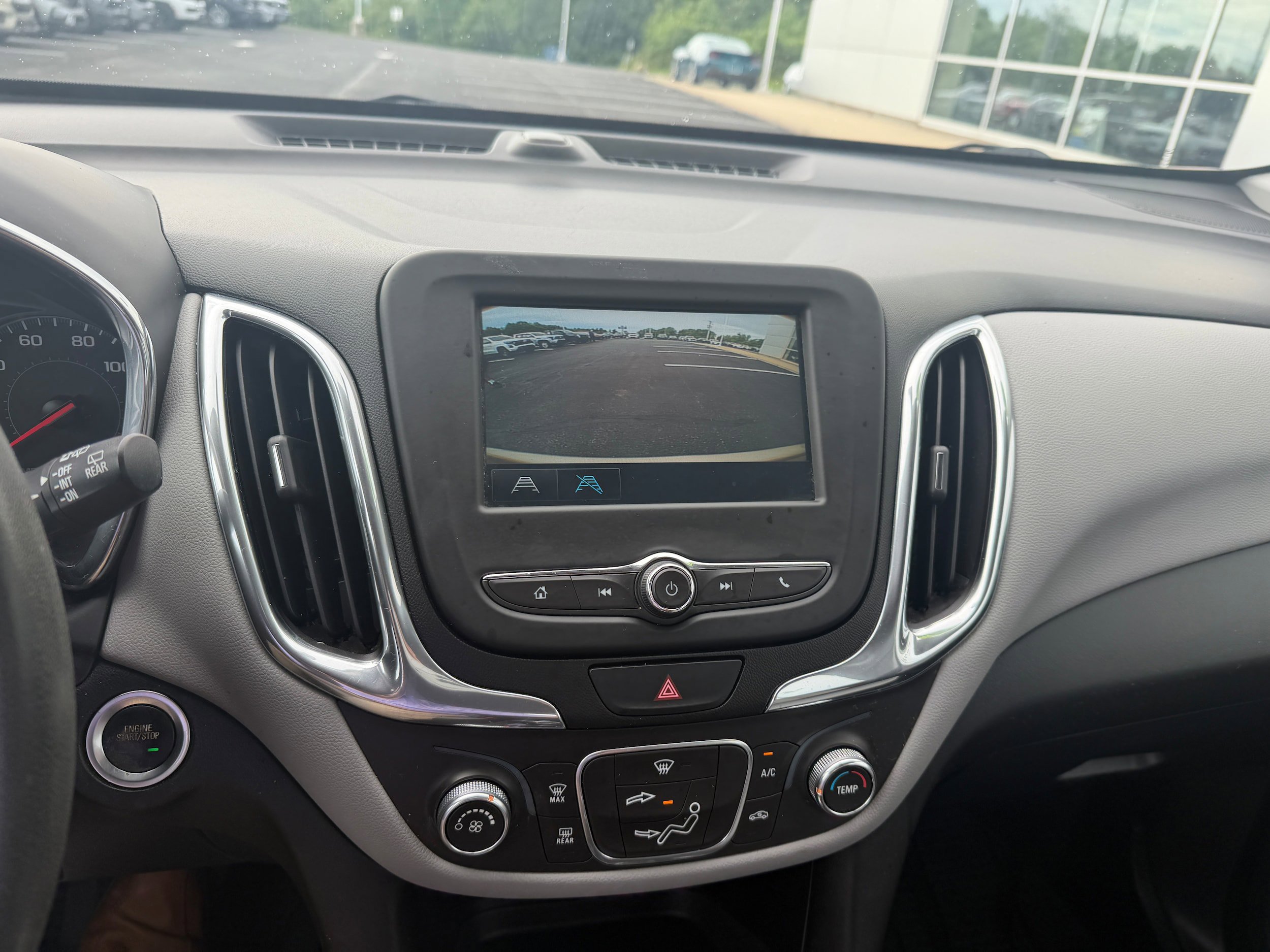 Used 2018 Chevrolet Equinox LS FWD image 26