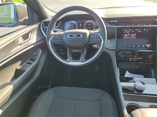 New 2025 Jeep Grand Cherokee L Laredo w/ Luxury Tech Group I image 14