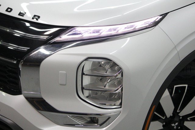 New 2026 Mitsubishi Outlander SE AWD/4WD image 2