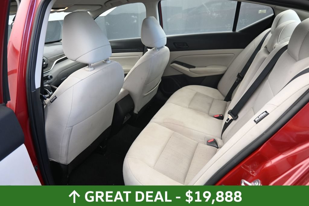 Used 2025 Nissan Altima 2.5 SV FWD image 17