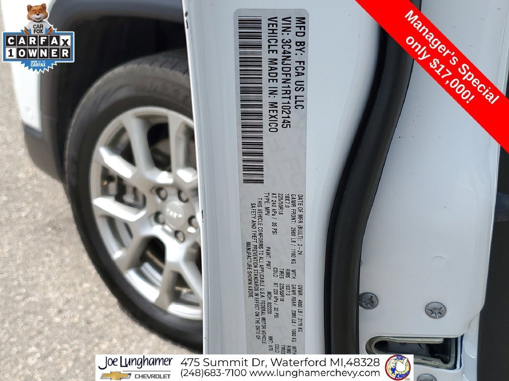 Used 2024 Jeep Compass Latitude w/ Sun and Sound Group AWD/4WD image 36