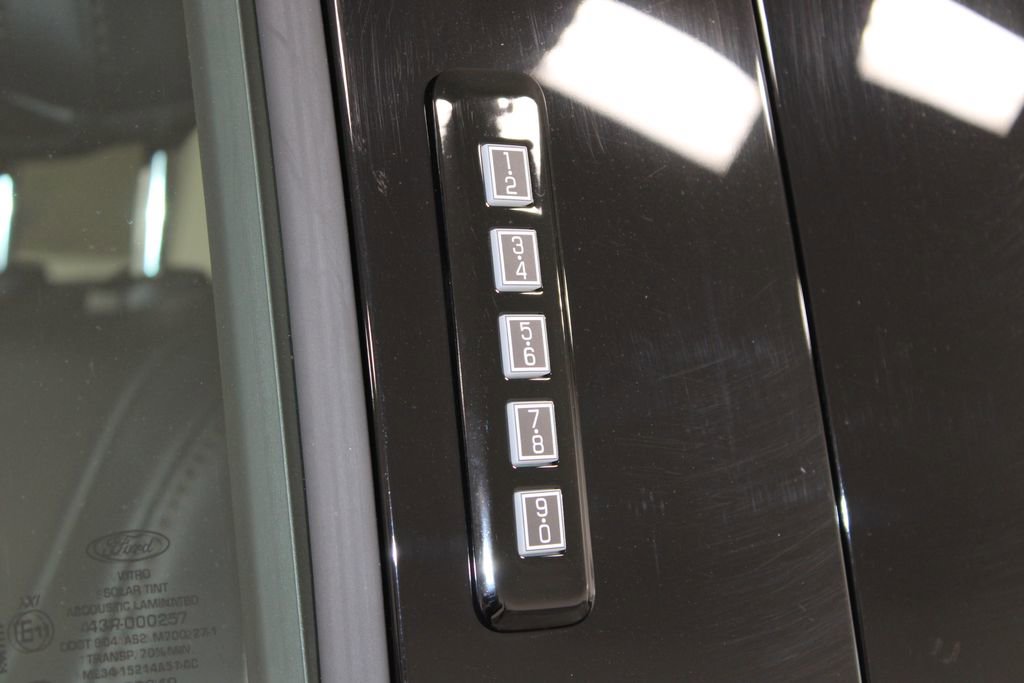 New 2026 Ford F250 Lariat w/ Black Appearance Package image 22