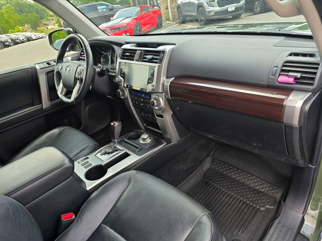 Used 2022 Toyota 4Runner Limited AWD/4WD image 33