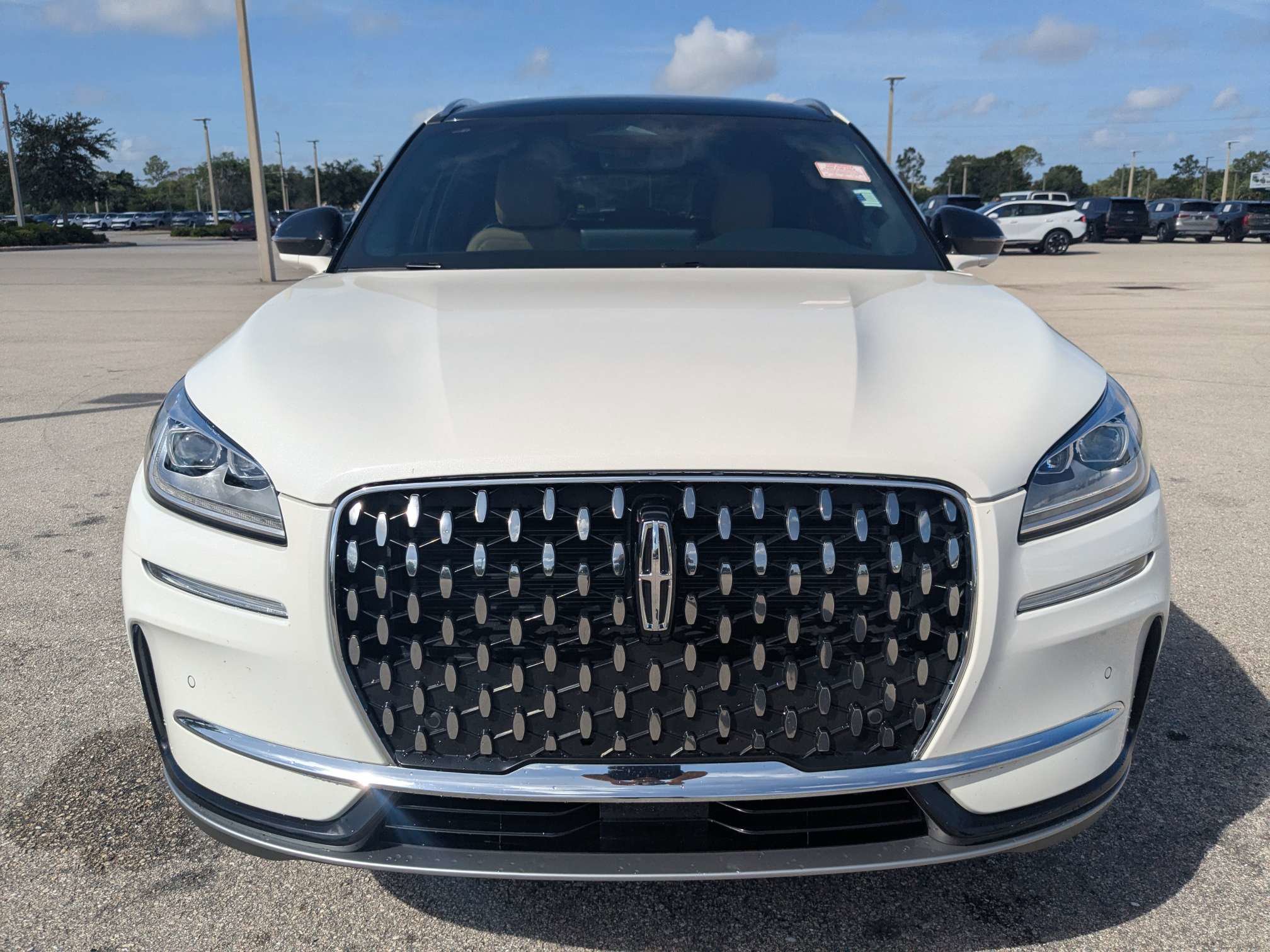 Used 2023 Lincoln Corsair Reserve w/ Equipment Group 201A FWD image 2