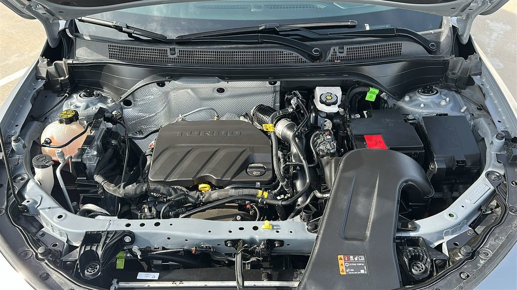 Used 2025 Buick Envista Preferred image 3