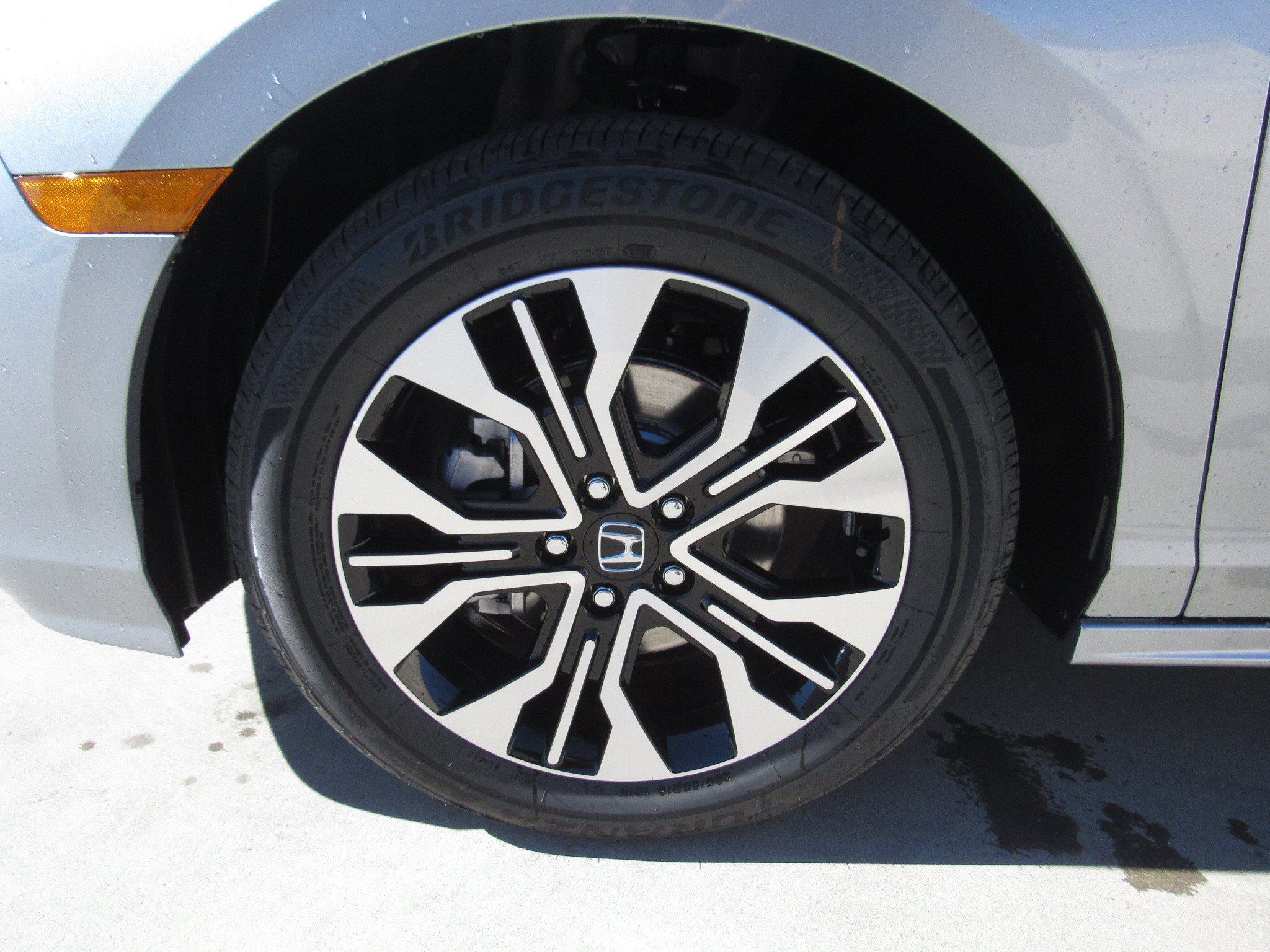 New 2026 Honda Odyssey Elite image 3