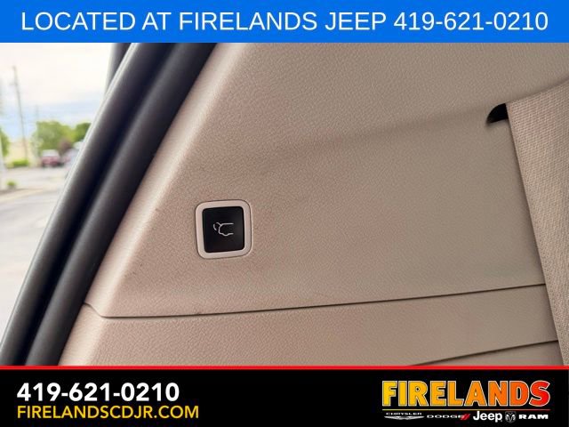 Used 2019 Chrysler Pacifica Limited FWD image 11