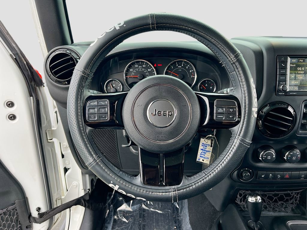 Used 2015 Jeep Wrangler Unlimited Sahara image 10