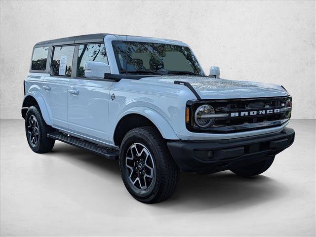 Used 2024 Ford Bronco Outer Banks AWD/4WD image 3