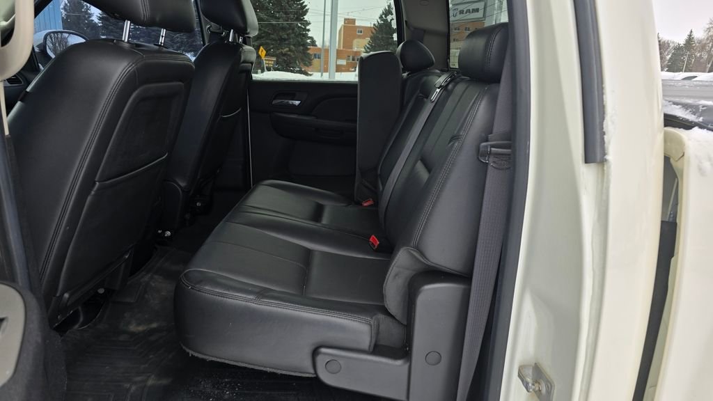 Used 2013 Chevrolet Silverado 1500 LTZ w/ LTZ White Diamond Edition image 11