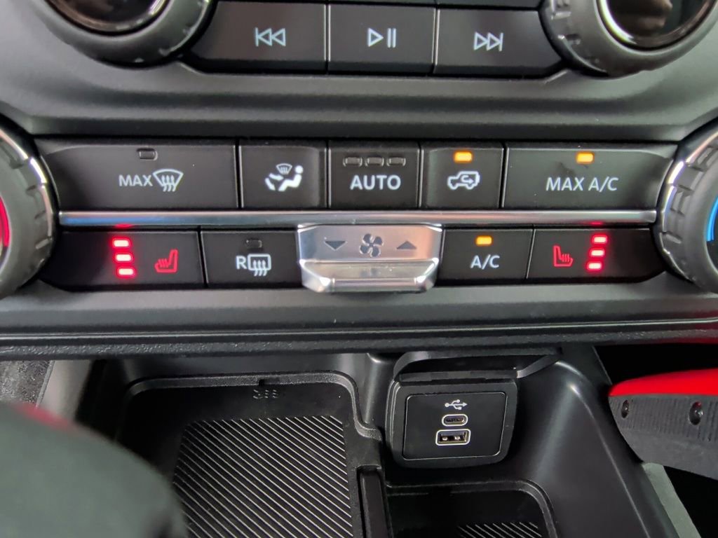 Used 2026 Ford Bronco Heritage Edition AWD/4WD image 27