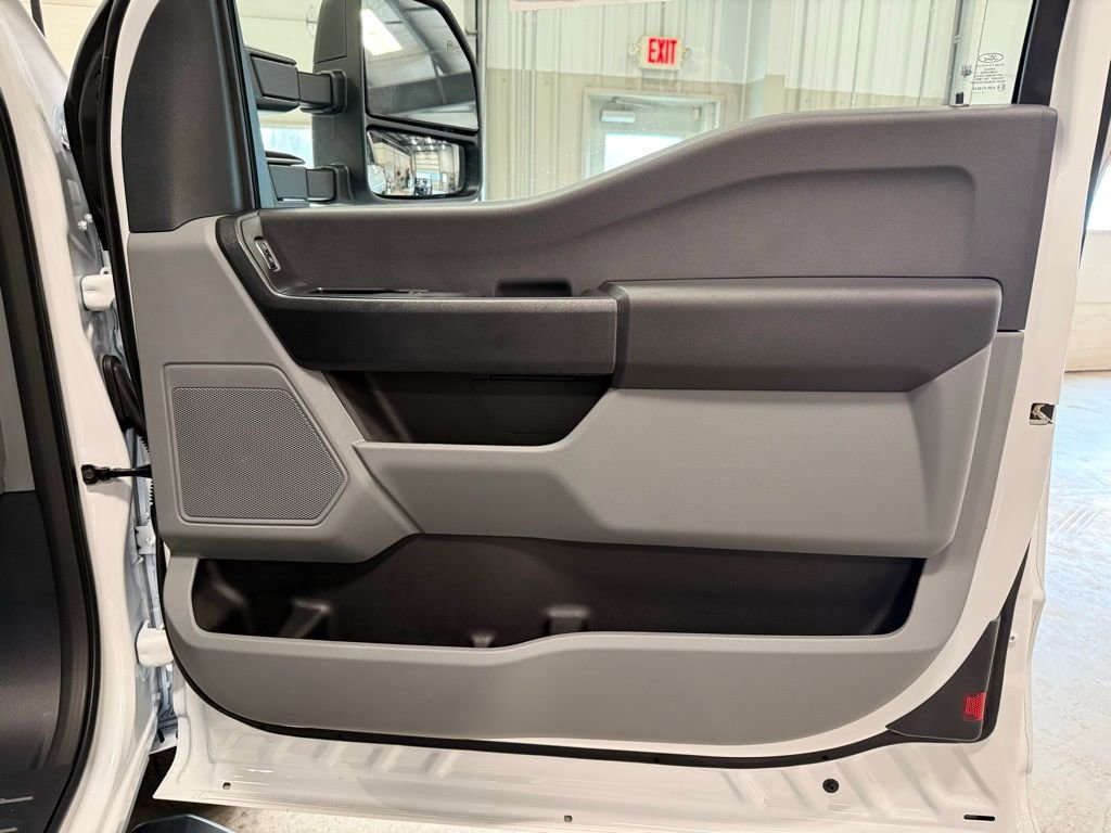 New 2026 Ford F350 XL w/ XL Chrome Package AWD/4WD image 13