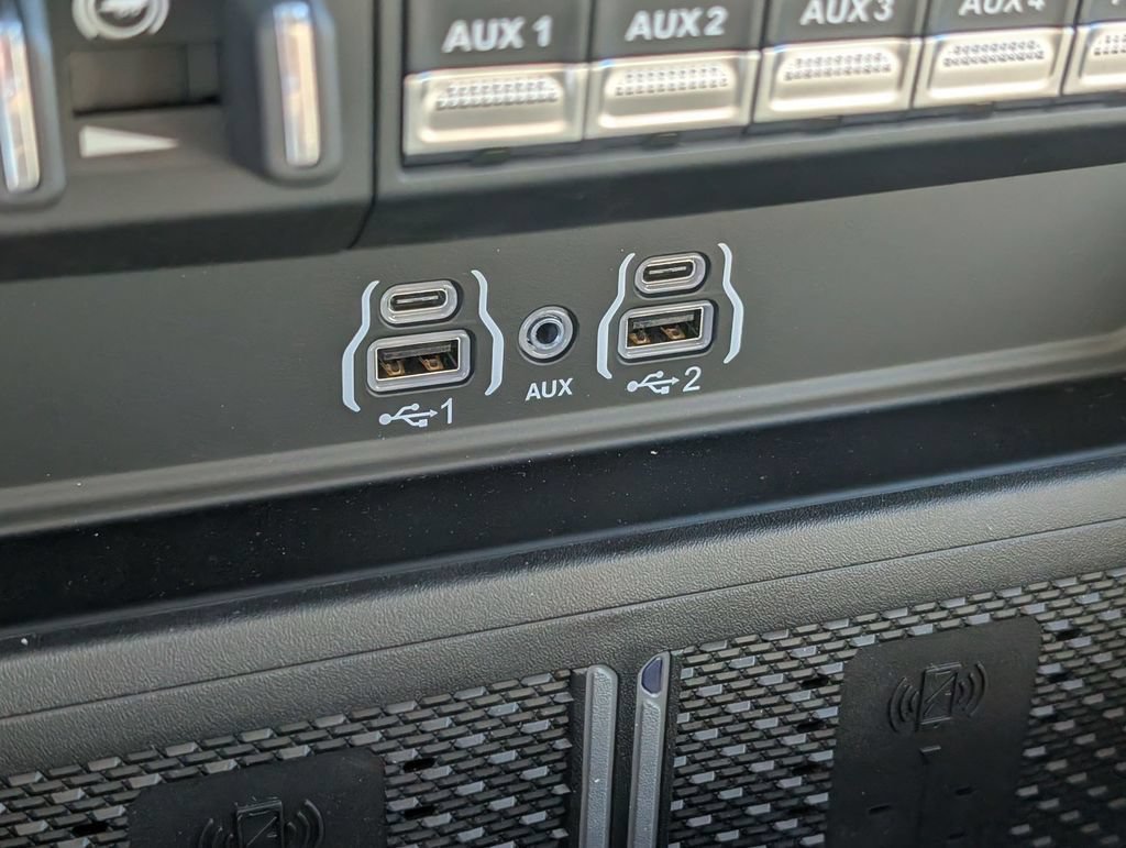 New 2026 RAM 3500 Laramie AWD/4WD image 19