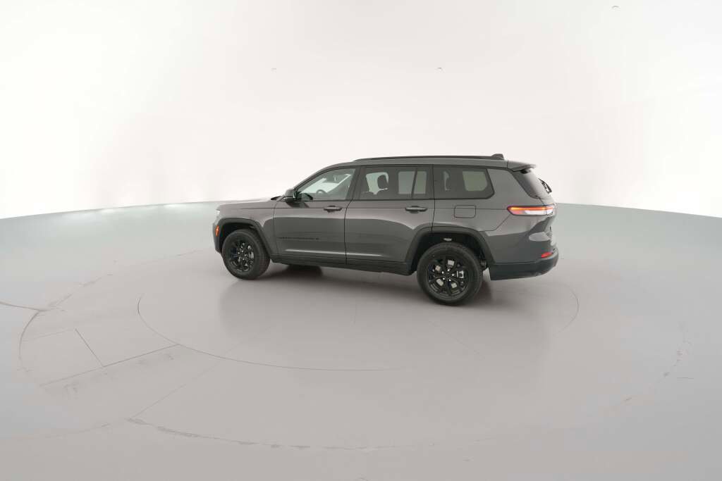New 2025 Jeep Grand Cherokee L Laredo image 7