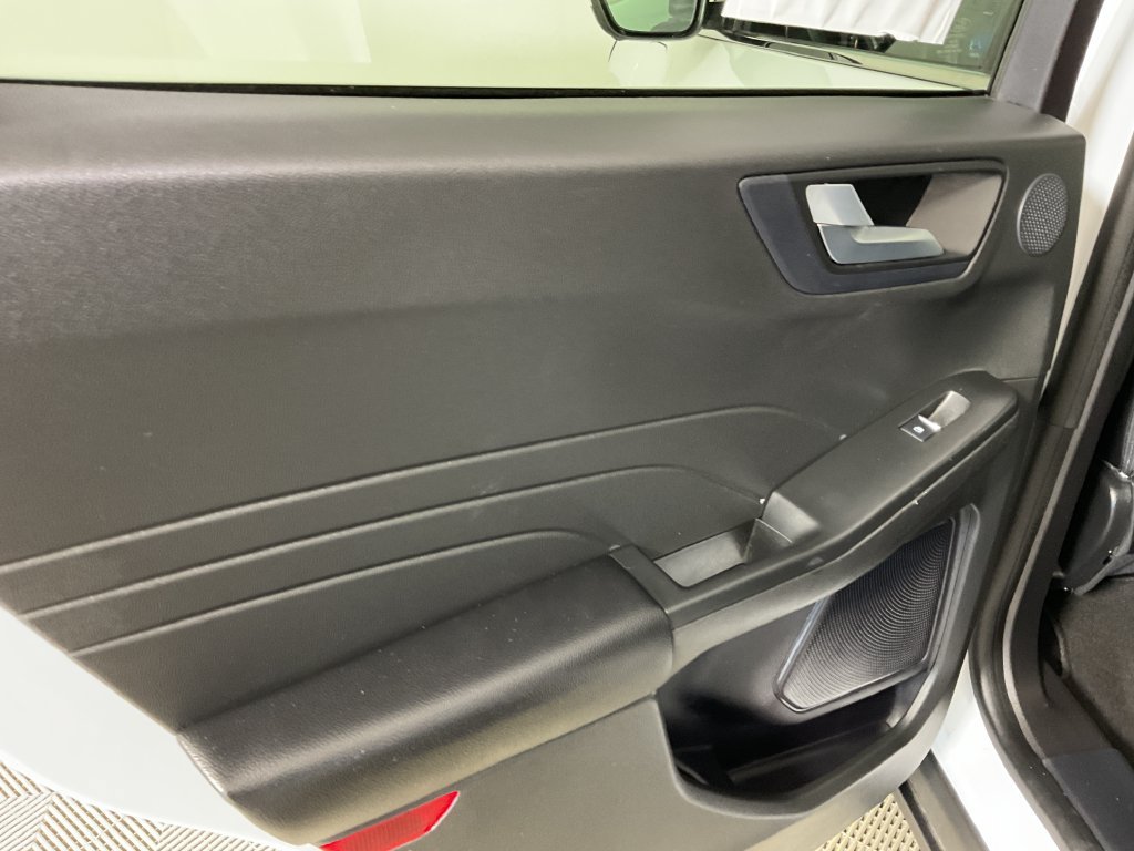 Used 2023 Ford Escape SE w/ PHEV Premium Package FWD image 18