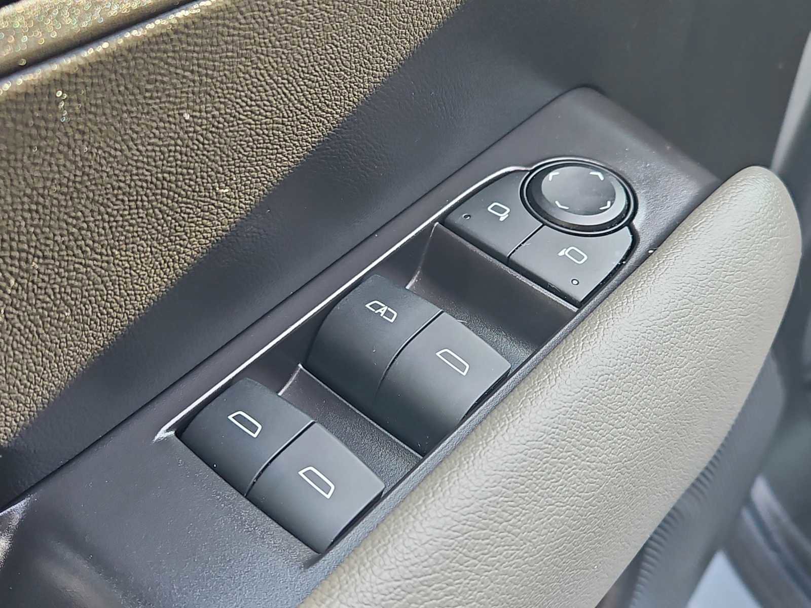 Certified 2024 Chevrolet Colorado ZR2 w/ Technology Package image 29