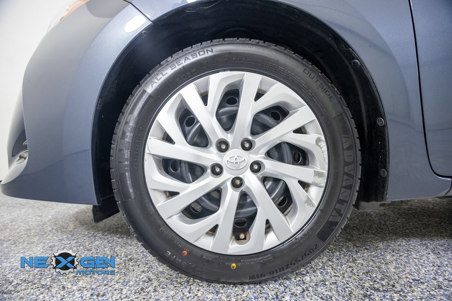 Used 2018 Toyota Corolla LE FWD image 45
