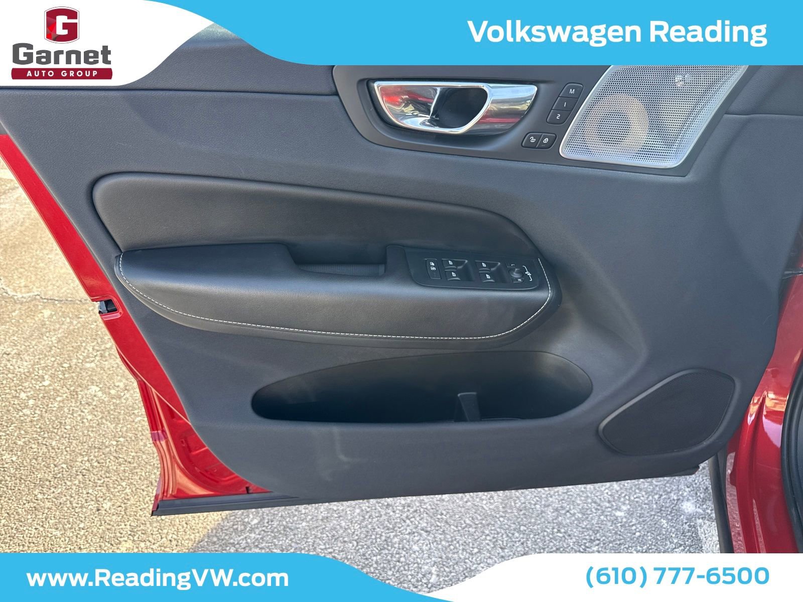 Used 2018 Volvo XC60 T5 R-Design w/ Convenience Package image 11